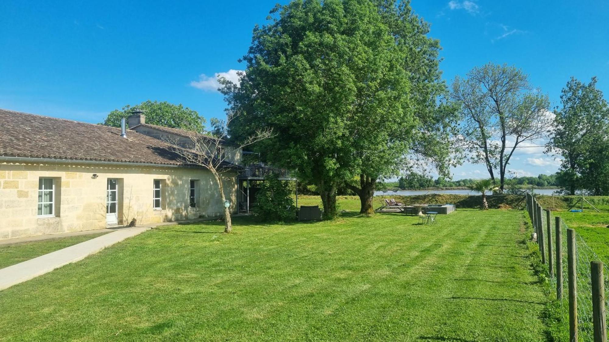 LaRiviere Bed & Breakfast Asques