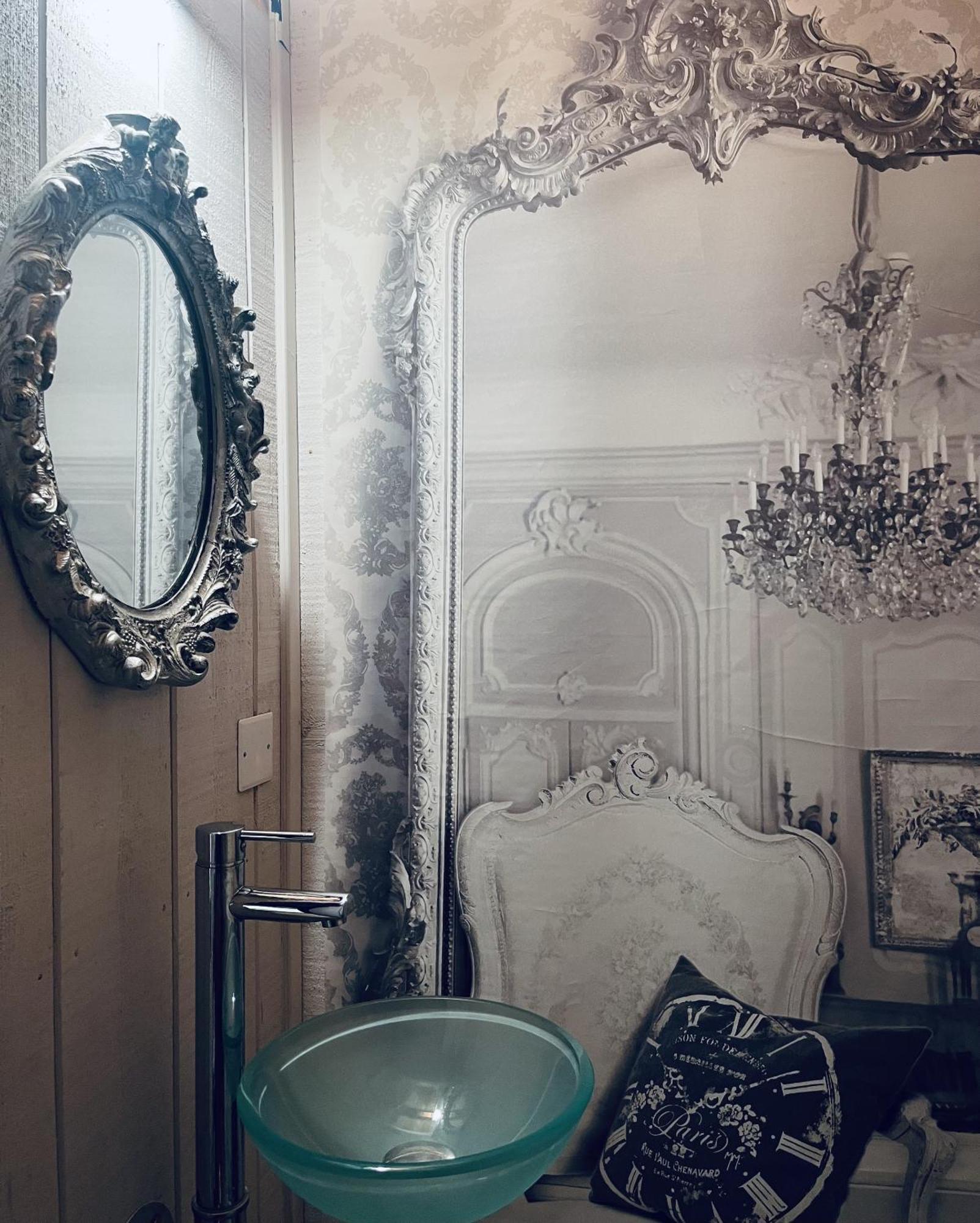 LaRiviere Bed & Breakfast